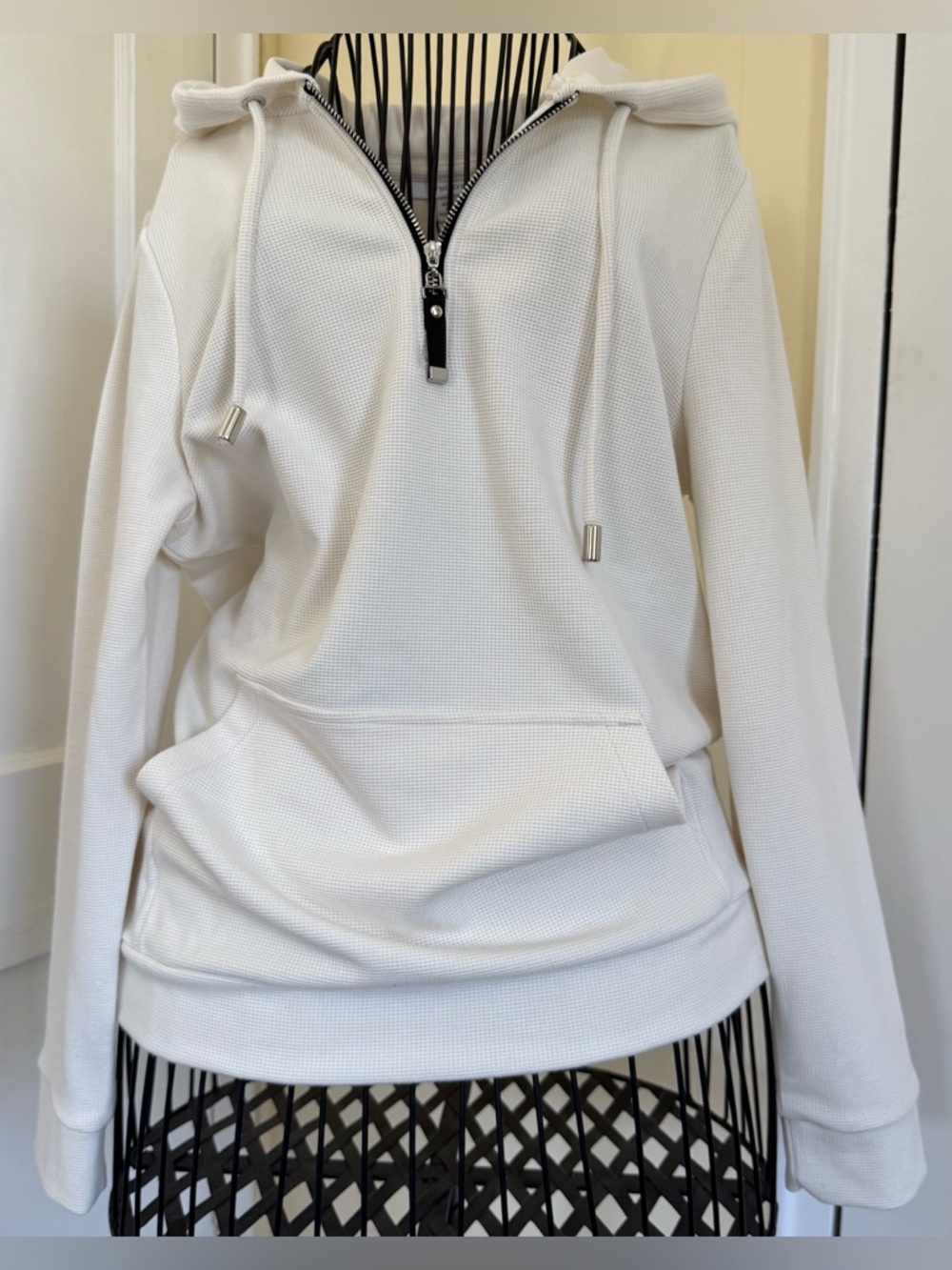 CHICOS Zenergy Soft Waffle Hooded Pullover Sweatshirt | Size Small NWT - Picture 5 of 7